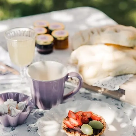 Ma Che Bel Castello Lantgård Mombaruzzo